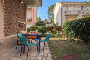Strategic position wifi, garden and parking